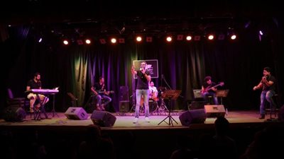 حفل غنائي لفرقة 