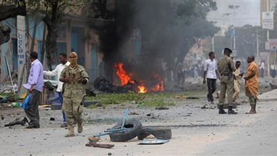 قتلى وجرحى من المسؤولين الصوماليين في تفجيرين انتحاريين