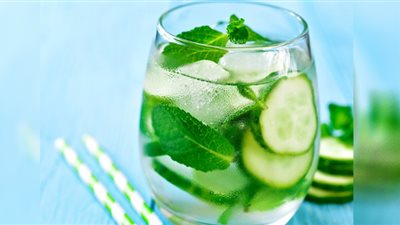 7 فوائد صحية لشرب ماء الخيار كل يوم