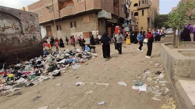 القمامة تحاصر مدارس العمرانية.. شاهد