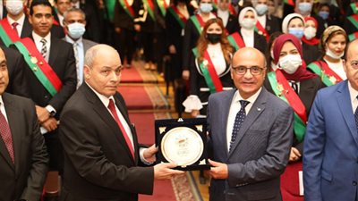 وزير العدل لأعضاء النيابة الإدارية الجدد: دوركم حماية المال العام ومحاربة الفساد