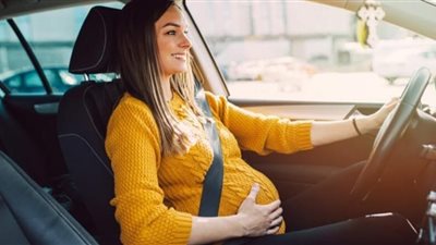 امرأة تضع مولودها في أجواء صادمة