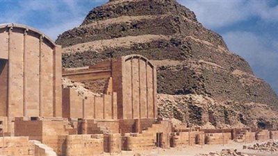 الآثار تعلن اكتشاف بردية في سقارة طولها 14 مترا