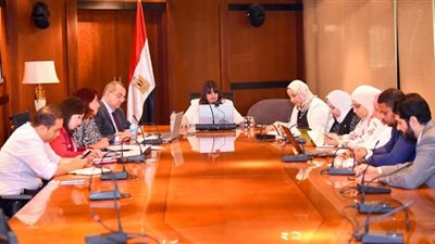 وزيرة الهجرة تلتقي أبناء الجالية المصرية بالكويت