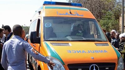 سيارة نقل تصيب شخصا خلال عبوره الطريق الدائري بـ6 أكتوبر