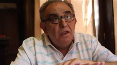 عاطف بشاي يفتح النار.. الوسط الفني مغرم بالهلس وإفيهات المقاهي