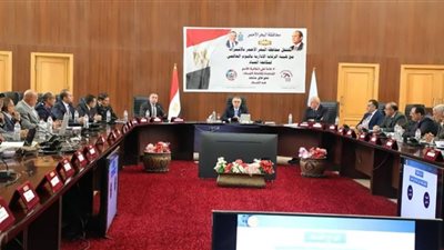 محافظ البحر الأحمر يوجه بتشديد الرقابة على الأسواق والمخابز