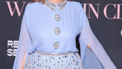 يسرا نجمة لامعة في عالم الموضة (صور)