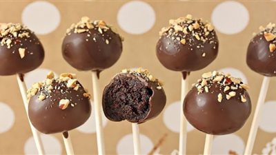 طريقة عمل كرات الكيك لحلوى السبوع وأعياد الميلاد