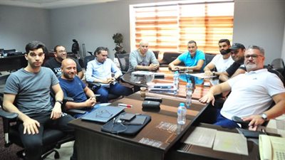 بركات يجتمع بـ