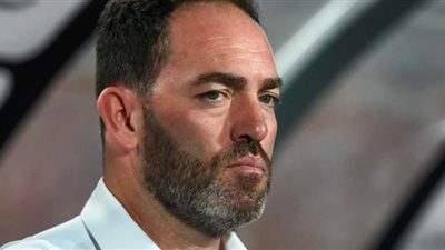 بعد التشاور مع سواريش.. شركة الكرة تؤجل تفعيل عقود ثلاثي الأهلي