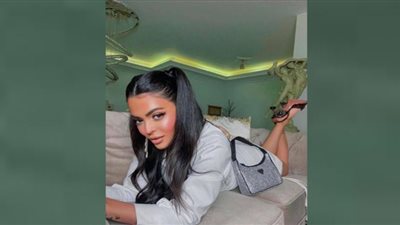 بإطلالة جذابة أسماء جلال تخطف الأنظار(صور)