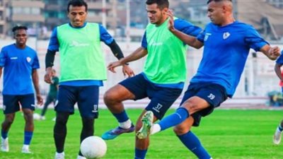 فيريرا يحاضر لاعبي الزمالك عقب انتهاء المران الخططي
