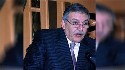 منتدى الاقتصاد العربي يكرم رئيس الغرف التجارية بالإسكندرية