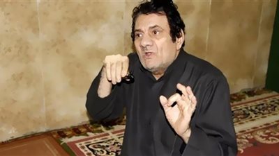 مظهر أبو النجا من فنان لـ مؤذن بالمسجد قبل وفاته