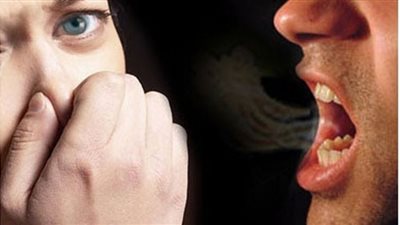 رائحة الفم دليل على الإصابة بمرض كبد خطير