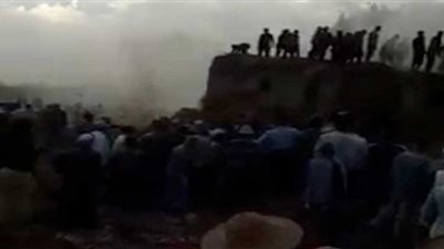 مساعدات مالية للأسر المتضررة من حريق داخل قرية بالدقهلية