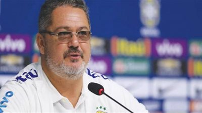 البرازيلي روجيريو ميكالي يقترب من تدريب المنتخب الأولمبي