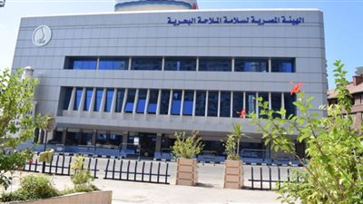 النقل تطالب المواطنين بعدم إقامة معابر غير شرعية على قضبان السكك الحديدية