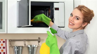 نصائح هامة تسهل عليكِ تنظيف الميكروويف