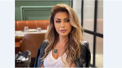 شرطة الموضة تعلق على ملابس نوال الزغبي في حفلتها بمصر