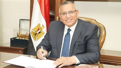 د. عبدالسند يمامة يكتب : محنة تتحول إلى منحة
