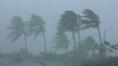 إعصار الولايات المتحدة يقتل البشر ويدمر المنازل