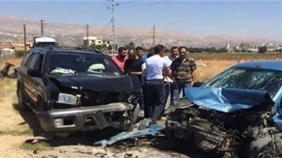 إصابة 4 أشخاص في حادث تصادم سيارتين بالبحيرة