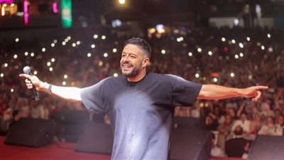 حماقي يُحيي ليلته الغنائية الرابعة في الإسكندرية.. الليلة