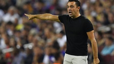 غضب تشافي من حكام مباراة إنتر يُثير قلق جماهير برشلونة