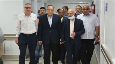محافظ الشرقية يتفقد مستشفى المعلمين بمدينة الزقازيق