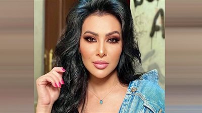 ميرهان حسين تفاجئ الجميع بإستايل صيفي جرئي .. (صور)