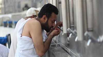 مدى جواز القيام بشرب ماء زمزم بقصد حصول البركة والشفاء