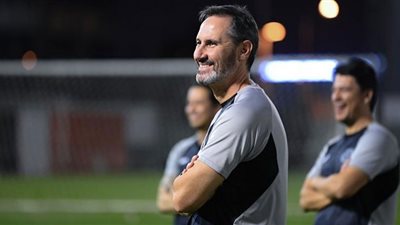 مورينو يستقر على تشكيل الشباب لمواجهة الرائد اليوم بالدوري السعودي