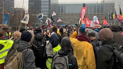 الآلاف يتظاهرون في بروكسل احتجاجًا على الغلاء