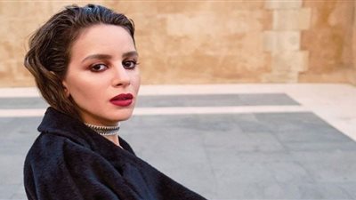 جميلة عوض تطل بأحدث صيحات فساتين الزفاف