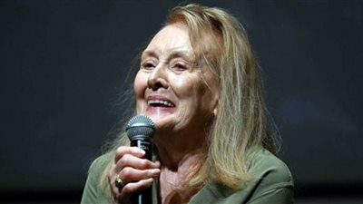 منح جائزة نوبل للأدب للفرنسية آني إرنو