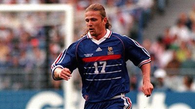 نجم أرسنال السابق.. صلاح وزملائه مجرد 