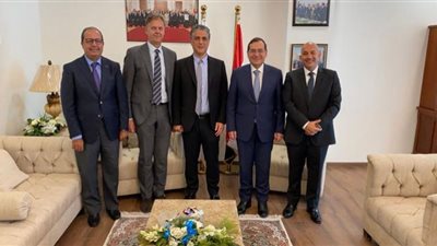 إكسون موبيل العالمية تبحث زيادة استثماراتها في مصر