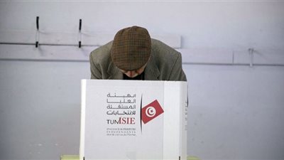 270 ألف ناخب يدلون بأصواتهم في أول ساعتين بتونس