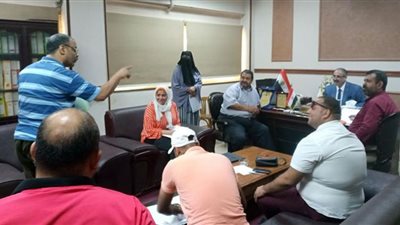 رئيس حي السيدة زينب يستمع لشكاوى المواطنين.. صور