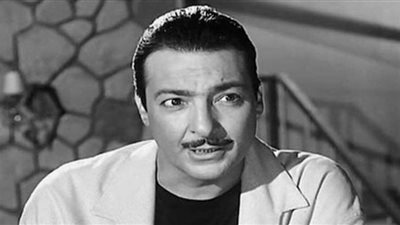 رشدي أباظة.. تهديدات من الملك فاروق وقصة حب أوقفته عن العمل