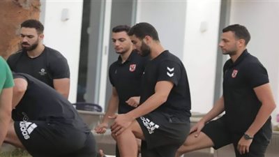 « يد الأهلي» يجري تدريبات بدنية خفيفة في فندق الإقامة قبل مواجهة الزمالك