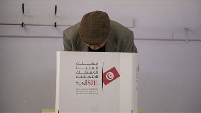 تونس تغلق أبواب الاقتراع في ظل إقبال ضعيف على التصويت