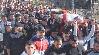 الفلسطينيون يشيعون شهداءهم ويرابطون فى الأقصى لحمايته من اقتحامات المتطرفين