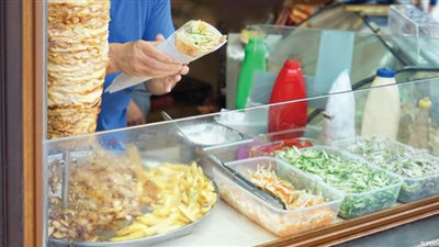 أكل الشوارع.. الموت فى «ساندوتش»!