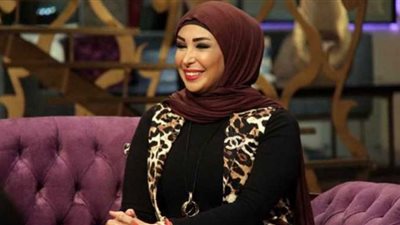 شاهيناز ترد على انتقادات الجمهور .. «لازم ألبس على الموضة»