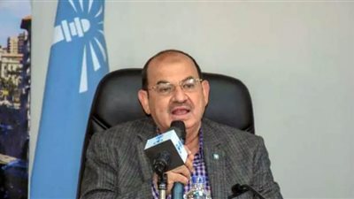 تسليم شهادات الإدارة الفنية المستدامة لـ10 شبكات صرف صحي بالإسكندرية