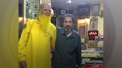 الرجل الأصفر يتجول في الأقصر بعد 25 عامًا.. فيديو