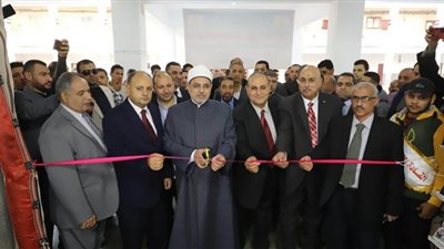 داوود يفتتح معرضًا للكتاب بكلية اللغة العربية بالزقازيق بتخفيضات كبيرة